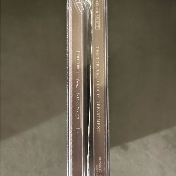 Sealed Taylor Swift TTPD Deluxe CD “The Albatross” Edition - Picture 6 of 9